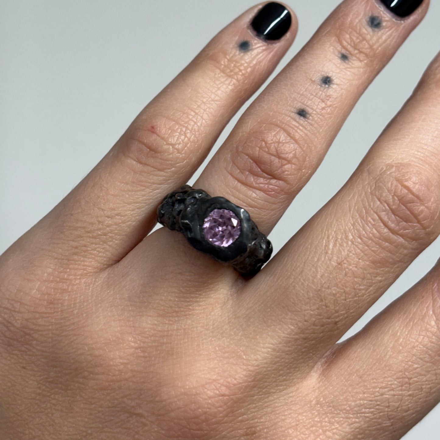 CROCO OXIDIZED SILVER PINK STONE