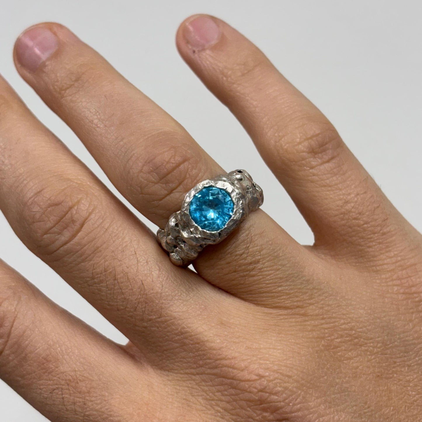 CROCO SILVER BLUE STONE