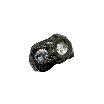 ANILLO TÁNDEM PLATA OXIDADA Y PIEDRAS BLANCAS