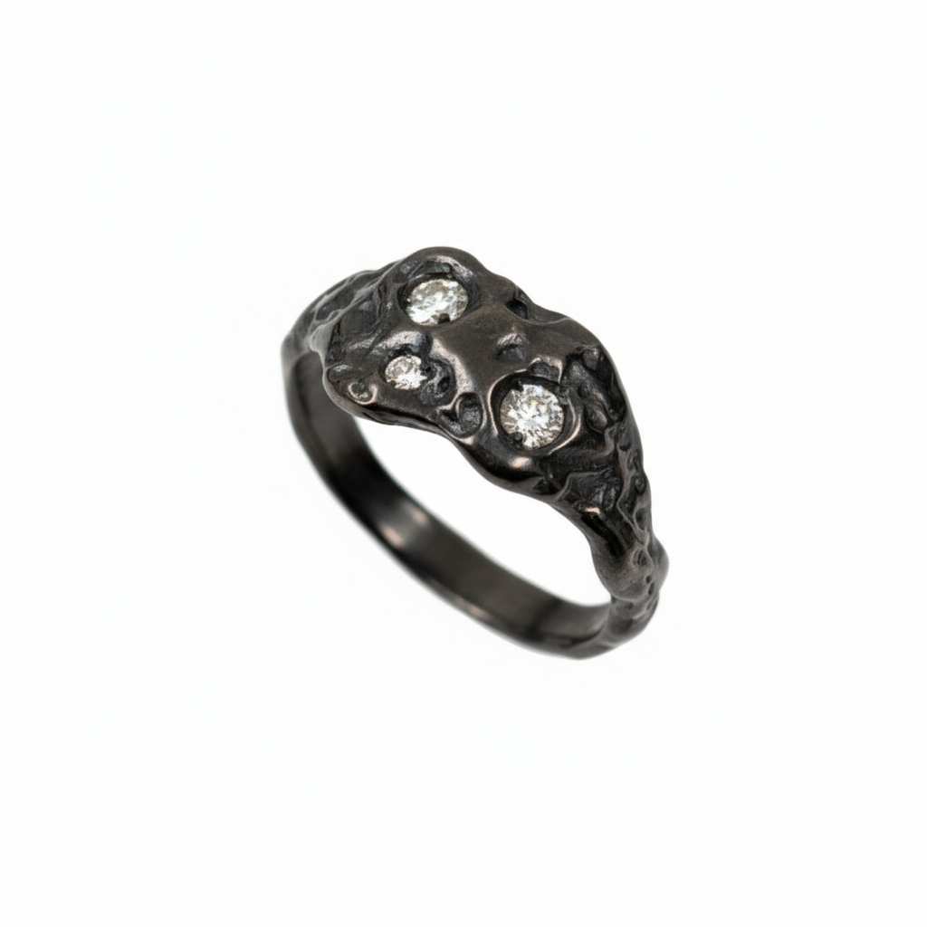 TRIO RING OXIDIZED SILVER WHITE STONES