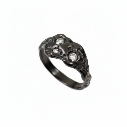 TRIO RING OXIDIZED SILVER WHITE STONES